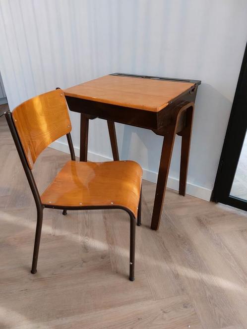 Vintage schoolbureau met stoeltje, Kinderen en Baby's, Kinderkamer | Tafels en Stoelen, Zo goed als nieuw, Tafel(s) en Stoel(en)