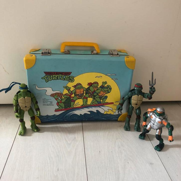 Oude Ninja Turtles koffer en figuren, Kinderen en Baby's, Speelgoed | Actiefiguren, Gebruikt, Ophalen of Verzenden