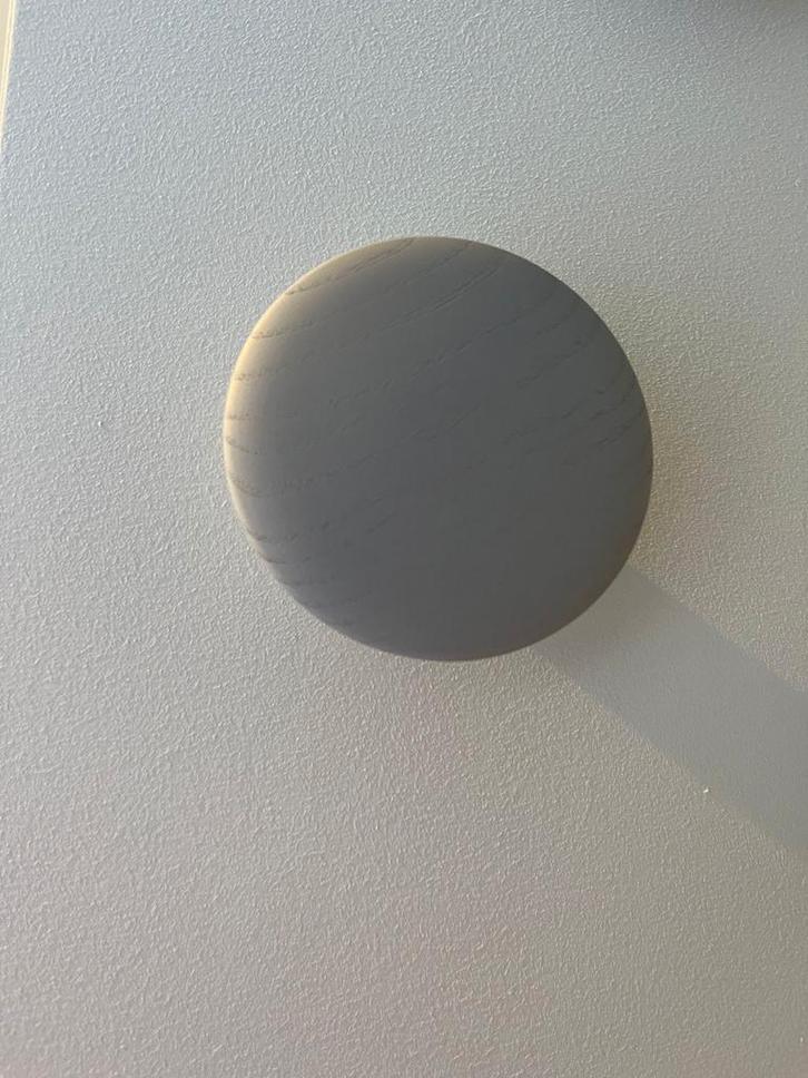 Muuto The Dots Grijs Ø17 Ø13 Ø9 kapstokhaak, Huis en Inrichting, Woonaccessoires | Kapstokken, Nieuw, Wandhaken, 150 tot 200 cm