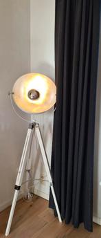 Staanlamp wit/zilver, Metaal, 150 tot 200 cm, Ophalen of Verzenden, Zo goed als nieuw