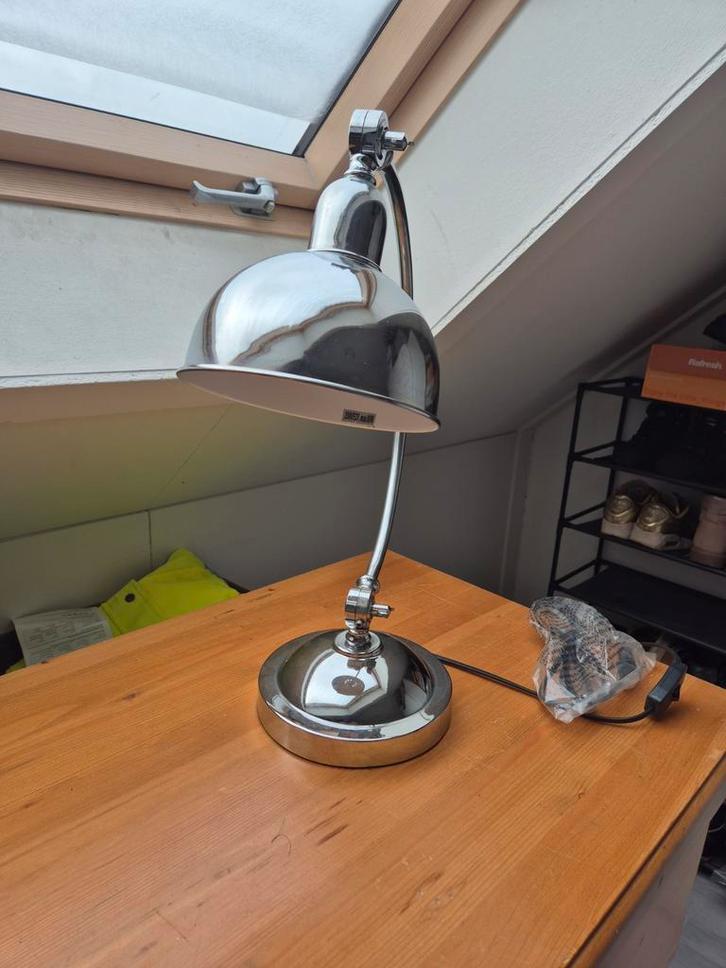 Verstelbare bureaulamp met zware voet, Huis en Inrichting, Lampen | Vloerlampen, Gebruikt, Minder dan 100 cm, Metaal, Ophalen of Verzenden