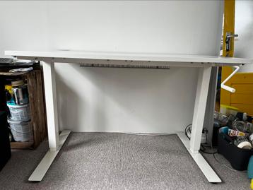 In hoogte verstelbaar IKEA bureau
