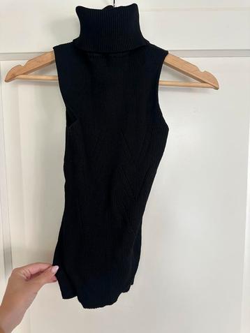 Topje met col By Clara (M/L) beschikbaar voor biedingen