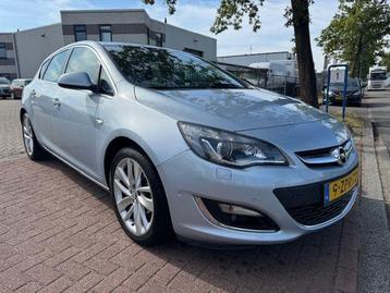 Opel Astra 1.4 Turbo 140pk 5deurs Sport + 133.000km Airco/EC beschikbaar voor biedingen