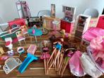Barbies meubels en poppen, Kinderen en Baby's, Speelgoed | Poppenhuizen, Gebruikt, Ophalen of Verzenden