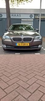 BMW 5-Serie 3.0 I 523 AUT 2010 Bruin, Auto's, BMW, Achterwielaandrijving, 2996 cc, Leder, Sedan