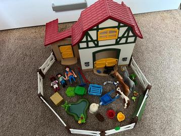 Playmobil country paardenstallen en camper  beschikbaar voor biedingen