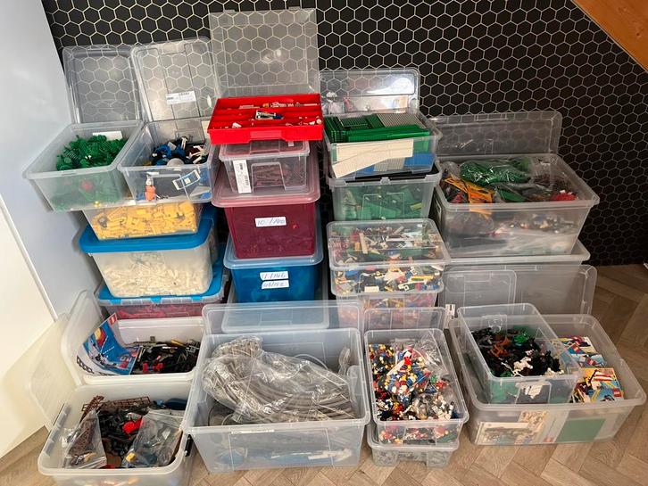 Partij van 115 kilo vintage lego, Castle, Space, 9V trein, Kinderen en Baby's, Speelgoed | Duplo en Lego, Zo goed als nieuw, Lego