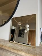 Vierkante spiegel met goud kleurige stalen frame en ketting, Minder dan 50 cm, Vierkant, Ophalen of Verzenden, Zo goed als nieuw