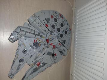 UCS Millennium Falcon 75192 beschikbaar voor biedingen