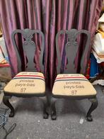 2 x mat zwarte landelijke stoelen opnieuw gestoffeerd ptt, Antiek en Kunst, Antiek | Meubels | Stoelen en Banken, Ophalen
