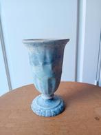 blauw met wit gietijzeren vaasje ( graf vaasje?), Ophalen of Verzenden
