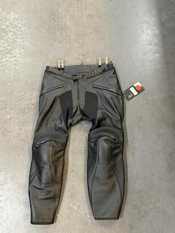 DAINESE ALIEN LEREN beschikbaar voor biedingen