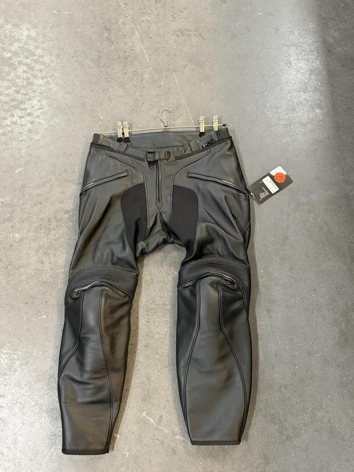 DAINESE ALIEN LEREN, Motoren, Kleding | Motorkleding, Broek | leer, Heren, Nieuw met kaartje, Ophalen of Verzenden