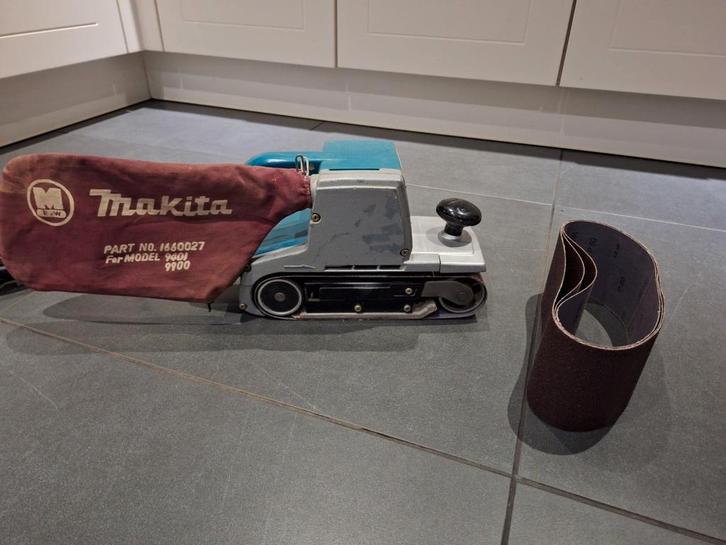 Makita 9401 bandschuurmachine in zeer goede staat, Doe-het-zelf en Verbouw, Gereedschap | Schuurmachines, Gebruikt, Bandschuurmachine