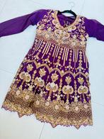 Paarse Indiase jurk met gouden borduursel - Maat 122/128, Kleding | Dames, Jurken, Paars, Ophalen of Verzenden, Zo goed als nieuw