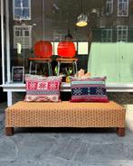 SALE: vintage pitrieten salontafel, side table, rotan bankje, Antiek en Kunst, Antiek | Meubels | Tafels, Ophalen