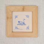 Ets, delfts blauwe tegel, zwaan, bamboe lijst 10x10 cm,, Minder dan 50 cm, Oorspronkelijke maker, Nieuw, Ophalen of Verzenden