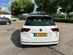 VW Tiguan 2.0 TSI 245PK DSG 4Motion Highline Business R-line, Auto's, Automaat, Stof, Zwart, 1984 cc