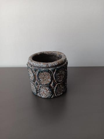 Decoratieve bloempot met verweerde look – PME Italië beschikbaar voor biedingen