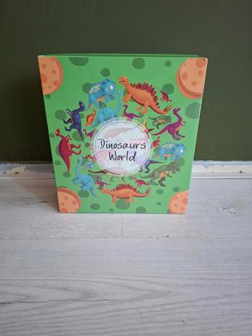 Dinosauriërs aftelkalender, speelkleed, adventskalender beschikbaar voor biedingen