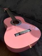 Klassieke roze gitaar 3/4 model gomez 036, Muziek en Instrumenten, Snaarinstrumenten | Gitaren | Akoestisch, Klassieke of Spaanse gitaar