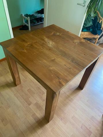 Teak houten tafel 90x90x80 beschikbaar voor biedingen