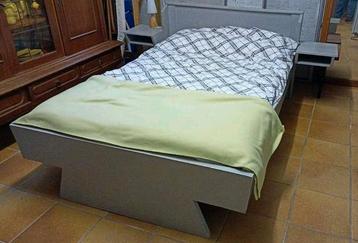 Leuk klein brocante 2-persoons bed (matrasmaat 120 x 190) beschikbaar voor biedingen