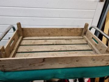 krat laag van hout beschikbaar voor biedingen