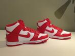 Nike Dunk high retro white/university red, Kleding | Heren, Schoenen, Overige kleuren, Nike, Nieuw, Ophalen of Verzenden