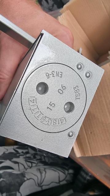 Dorma ts83 deurdranger beschikbaar voor biedingen