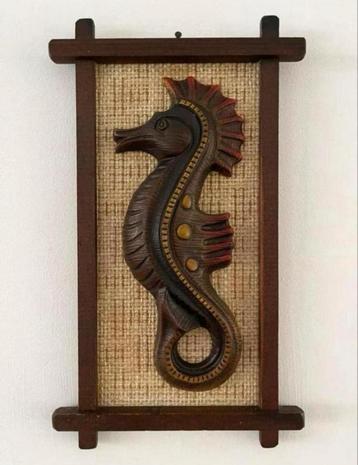 Zeepaardje wandhanger beeldje in lijst vintage beschikbaar voor biedingen