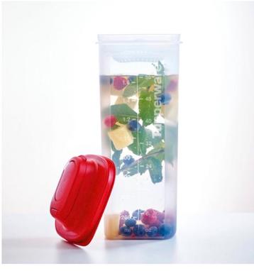 Tupperware schenkkan beschikbaar voor biedingen