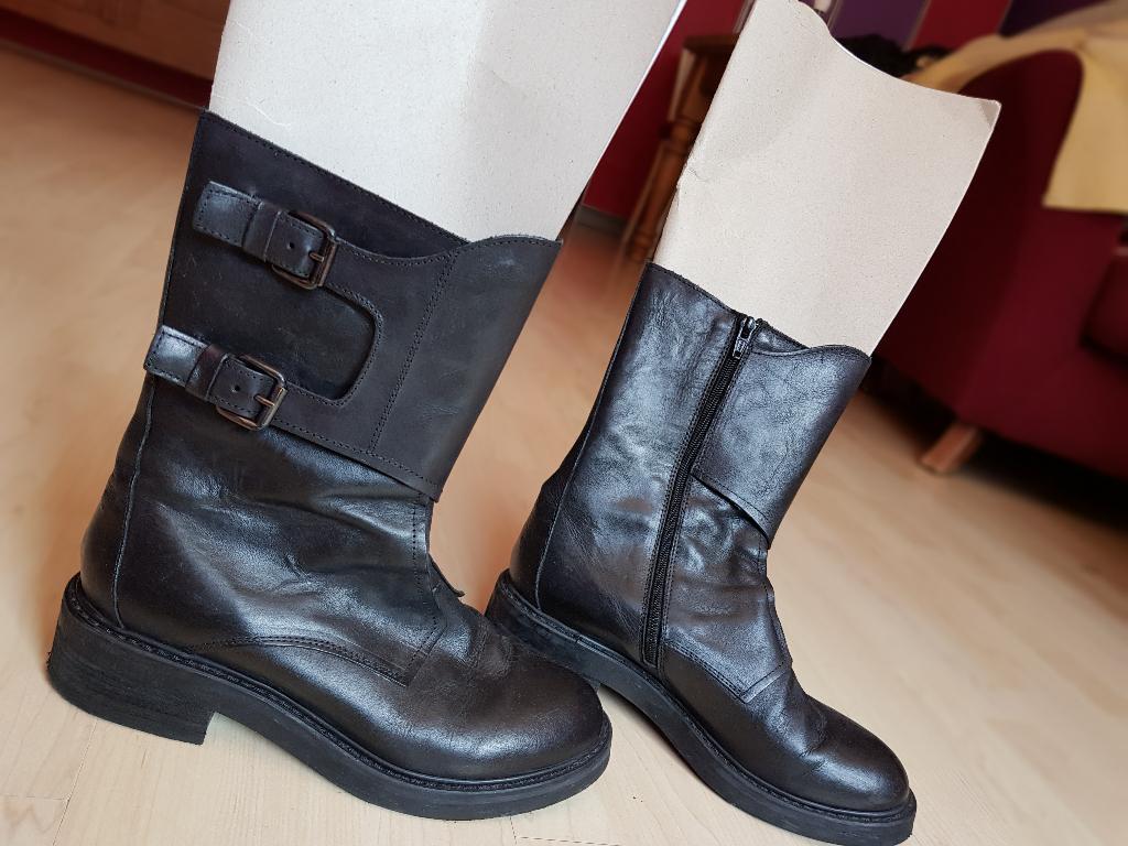 Manas leren laarsjes van , maat 40, Kleding | Dames, Schoenen, Zo goed als nieuw, Lage of Enkellaarzen, Zwart, Verzenden