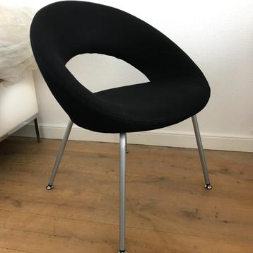 Artifort Nina stoel zwart stof vintage design beschikbaar voor biedingen