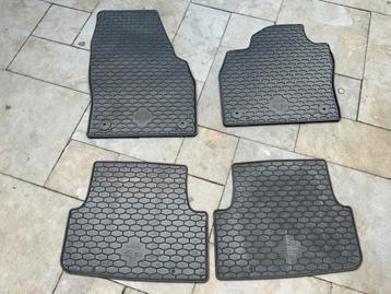 VW Polo rubber automatten beschikbaar voor biedingen