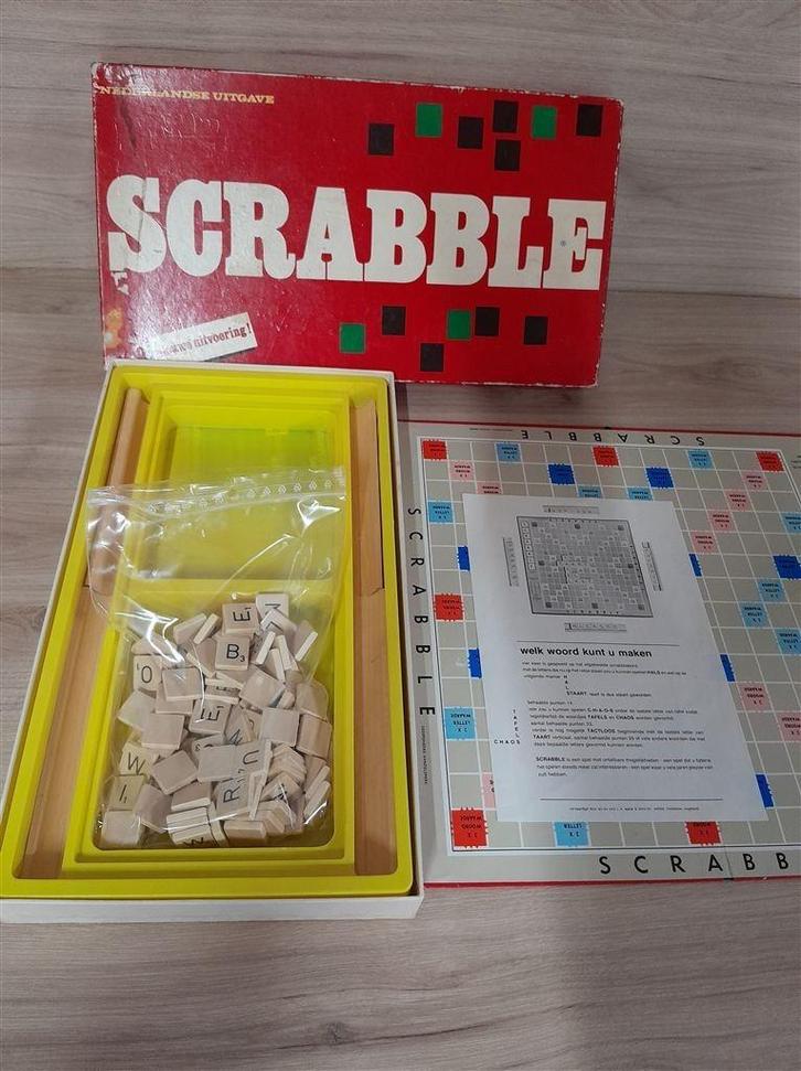 scrabble mindere doos houten letters [s1245], Hobby en Vrije tijd, Gezelschapsspellen | Bordspellen, Zo goed als nieuw, Ophalen of Verzenden