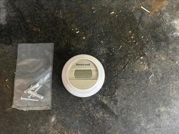 Honeywell Round aan-uit kamerthermostaat beschikbaar voor biedingen