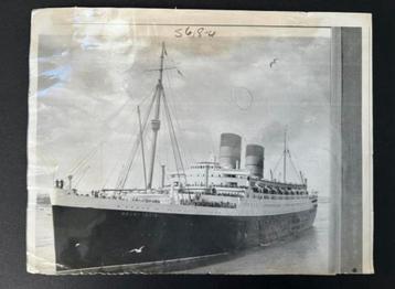 Officiele Persfoto RMS Mauretania onderweg naar sloop beschikbaar voor biedingen