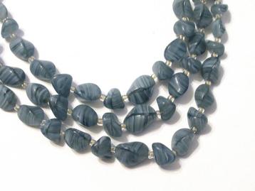 Vintage drie strengen ketting collier Venetiaans glaskralen. beschikbaar voor biedingen