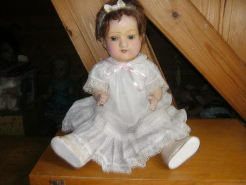 Dromerig baby popje origineel mohair haar vaste blauwe ogen, Antiek en Kunst, Curiosa en Brocante, Verzenden