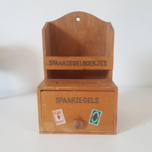 vintage spaarzegel bakje wandbak spaarpot doosje, Antiek en Kunst, Antiek | Keukenbenodigdheden, Ophalen of Verzenden