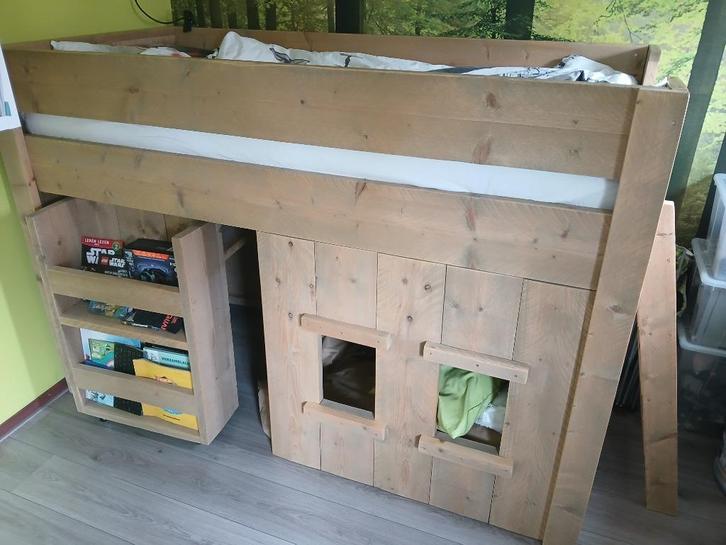 Zomerzoen halfhoogslaper Ruben met verrijdbaar bureau, Huis en Inrichting, Slaapkamer | Stapelbedden en Hoogslapers, Gebruikt