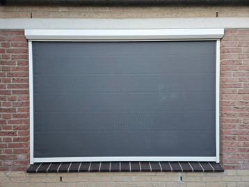 Zonnescherm / Elektrischscreen beschikbaar voor biedingen