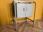 Uniek industrieel / vintage kastje - jaren 50, Huis en Inrichting, Kasten | Dressoirs, Zo goed als nieuw, Metaal, 25 tot 50 cm