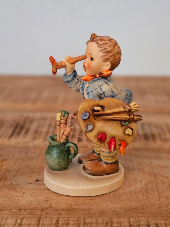 Goebel Hummel Jongen met Palet #304 - Nieuwstaat, Antiek en Kunst, Kunst | Beelden en Houtsnijwerken, Ophalen of Verzenden