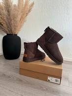 Ugg Bruin Maat 39 - Nieuw in Doos!, Kleding | Dames, Schoenen, UGG, Bruin, Nieuw, Ophalen of Verzenden