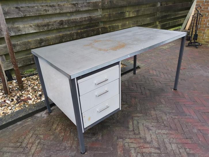 Vintage Gispen bureau, Huis en Inrichting, Bureaus, Gebruikt, Bureau, Ophalen