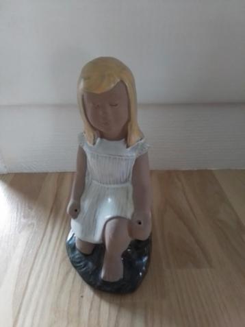 JIE keramiek vrouw beschikbaar voor biedingen