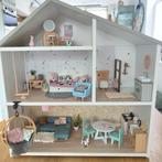 Ikea Flisat poppenhuis met inrichting, Kinderen en Baby's, Speelgoed | Poppenhuizen, Ophalen, Zo goed als nieuw, Poppenhuis